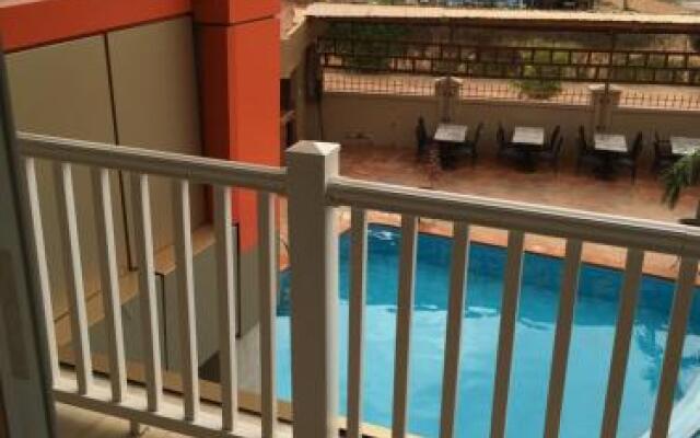 Crismon Hotel