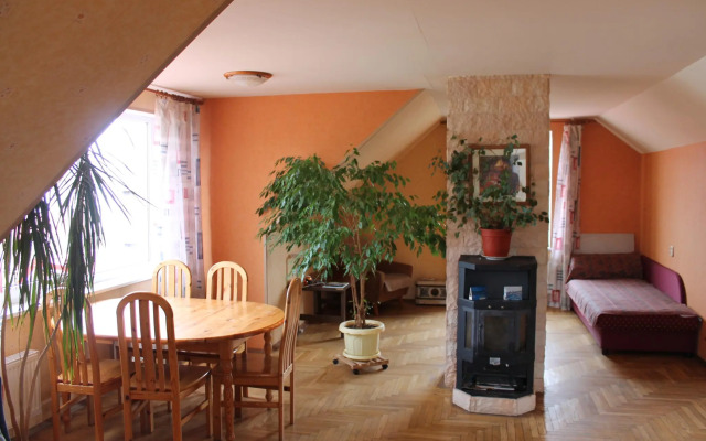 Guest house at 46 Lesnoy Prospekt
