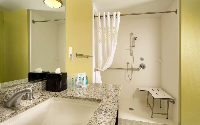 Hampton Inn & Suites Buffalo Airport