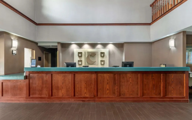 Comfort Inn & Suites