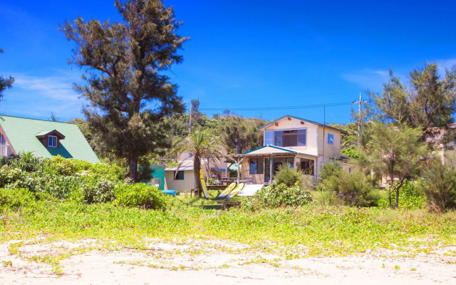 Kariyushi Condminium Resort Motobu THE BEACH GARDEN HOUSE