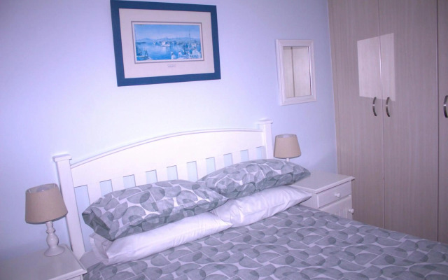 South Shore Beach Apartments, Harrier 202