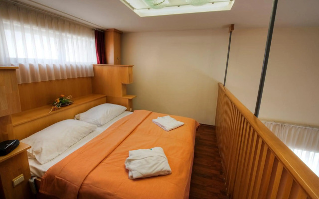 Hotel AquaCity Seasons