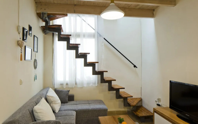 Stylish flat at Rothschild boulevard