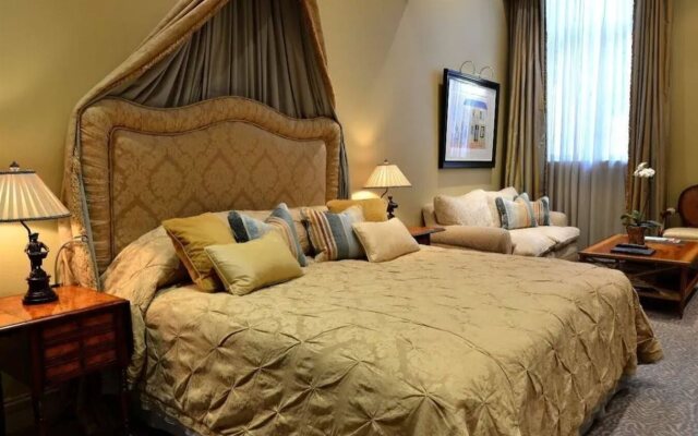 The Monarch Hotel