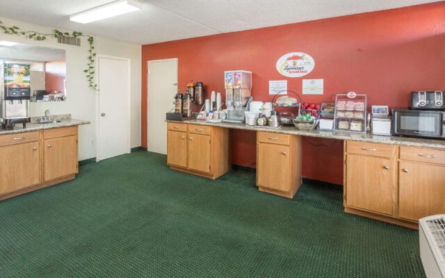 Super 8 By Wyndham Tifton