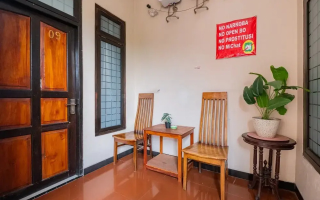 RedDoorz near Kampung Inggris Pare