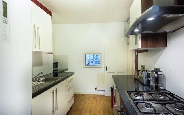 Spacious, Garden Flat for 4 in Bath