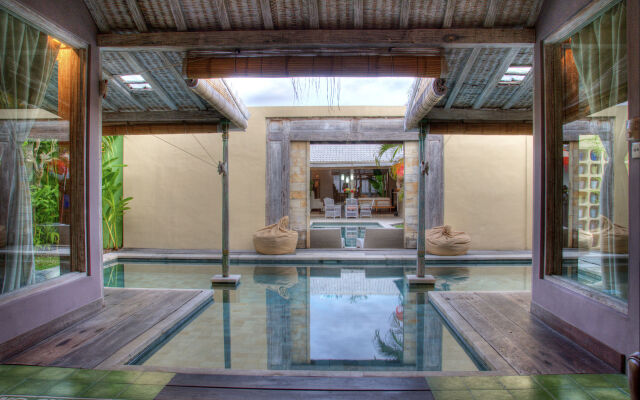 Villa West