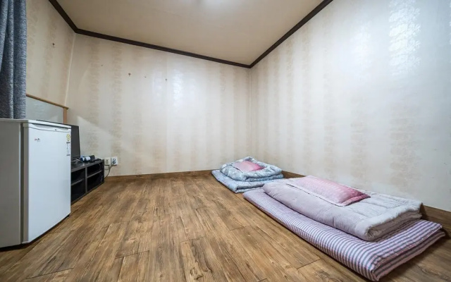 Yeongwol Cheongryeong Motel