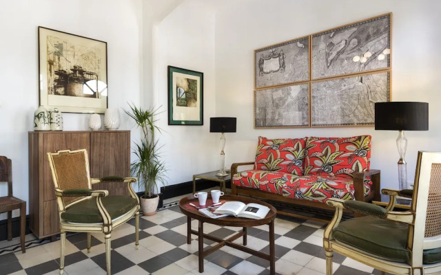 Genteel Home Romanilla