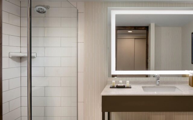 Embassy Suites by Hilton Dallas Love Field
