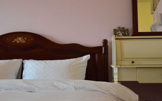 Blue River Hotel