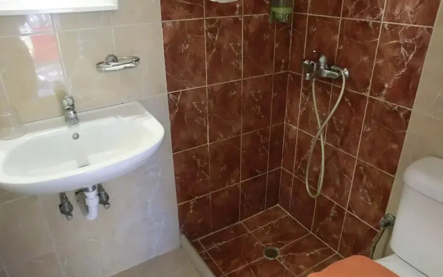 Santorini Camping/Rooms