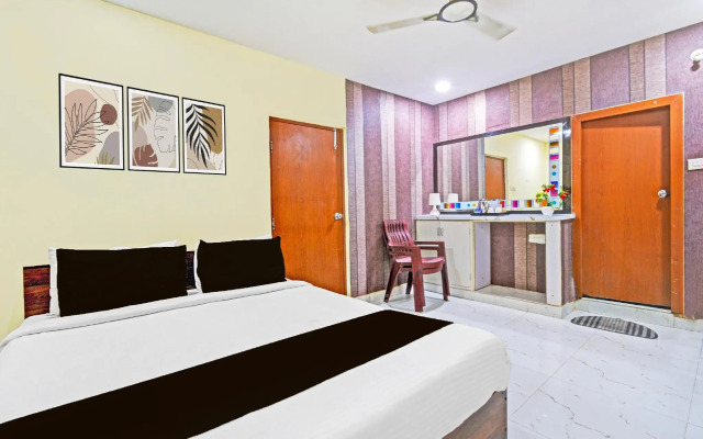 OYO 92953 Sri Navya Grand