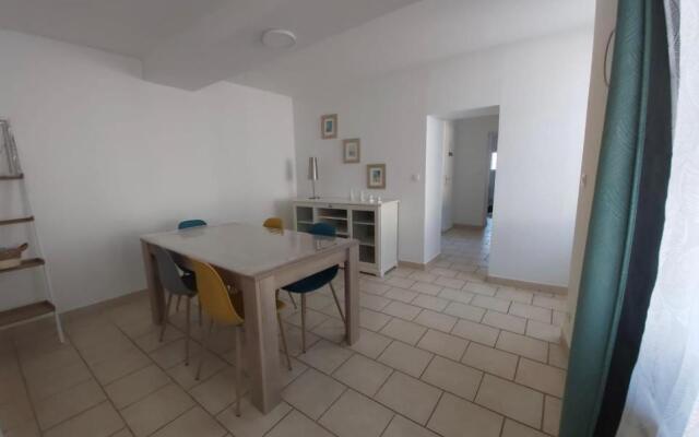 La Petite Dame de Bayeux