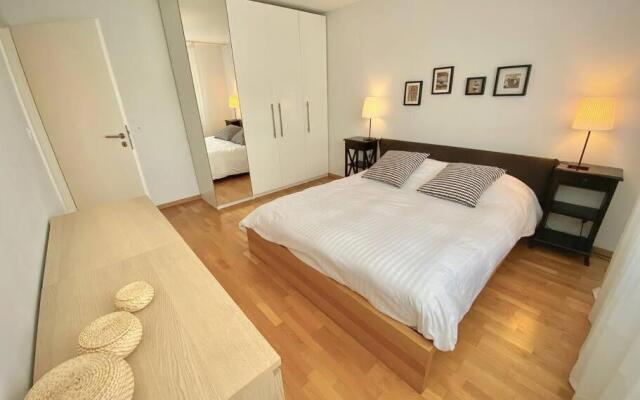 Spacious and bright 2 bedroom apartment with terrace