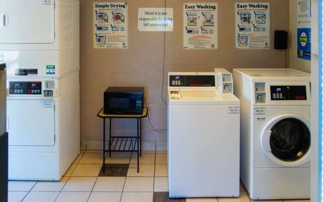 Motel 6 Lantana, FL