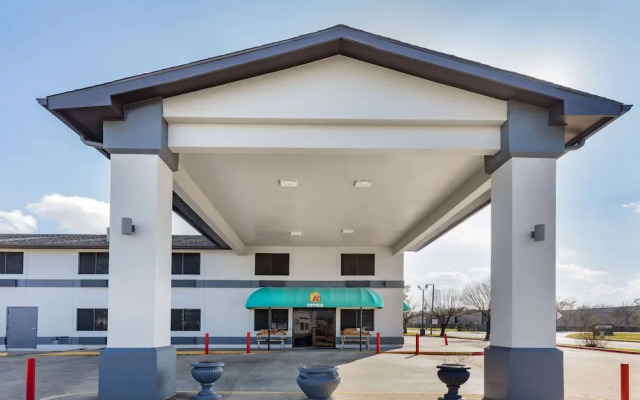 Super 8 League City-Kemah Area