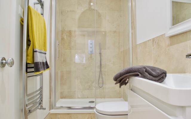 1 Bedroom West End Apartment