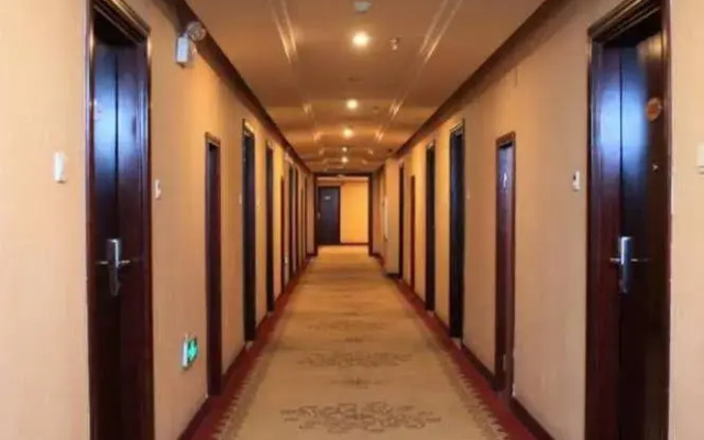 Xinde Business Hotel