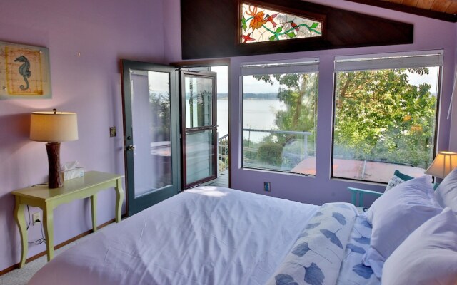 Days and Waves Beachhouse