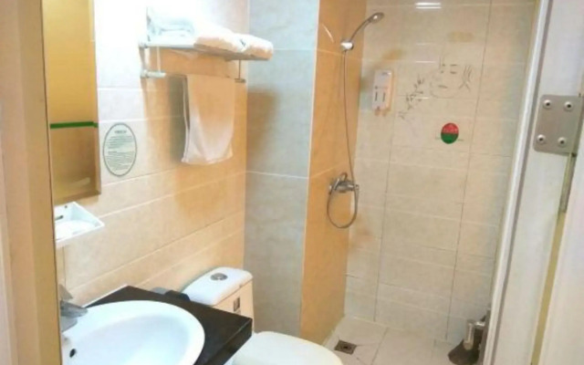 Heze Fengtianyiyue Hotel