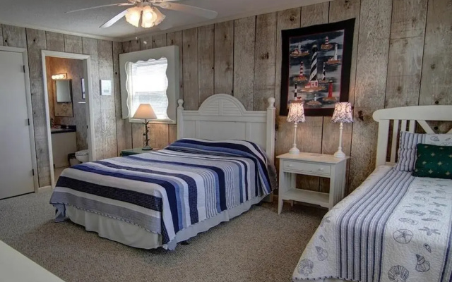Carolina Moon 4 Bedroom Home by RedAwning