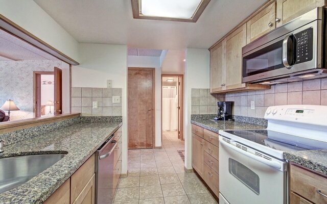 Roomy Condo with Great Amenities - VS438 by RedAwning