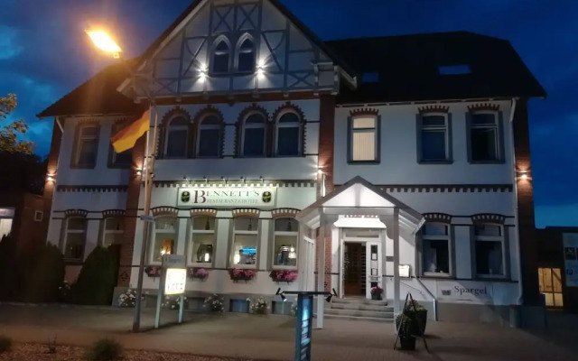 Bennett's Restaurant & Hotel