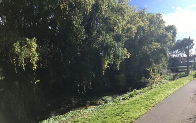 Main Lead Ballarat Motel