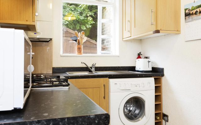 Veeve  1 Bed Garden Flat Bloom Park Road Fulham