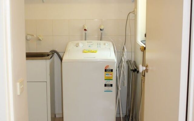Australian Home Away Ringwood at Bardia