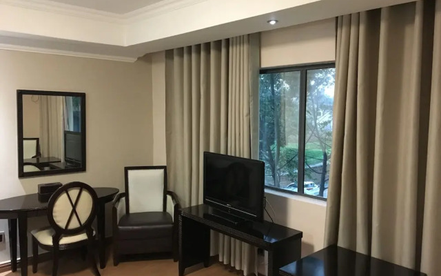 Al Hamra Hotel