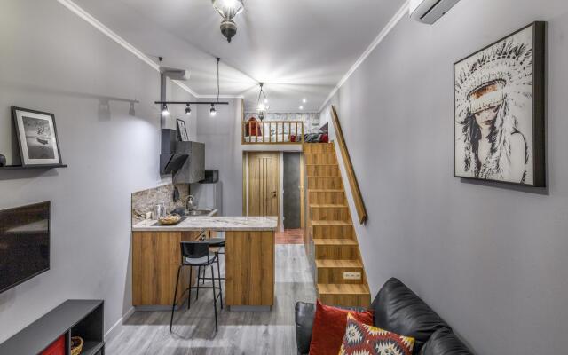 Морошка на набережной Синопская