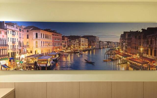 Elegance Hotel