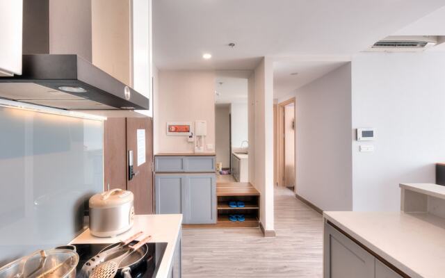 REM Rivergate Garden Pool Signature Apartments