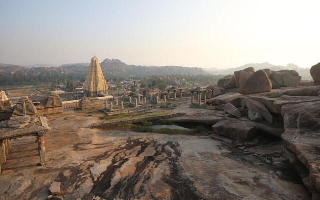 Evolve Back, Hampi