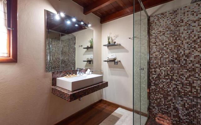 Oasis Villa with swimming pool in 4000m2 garden