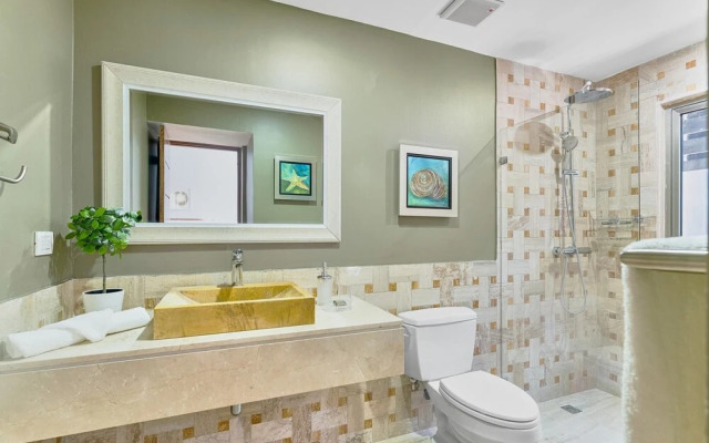 Beachfront Condo w Sea View A-202 Costa Atlantica