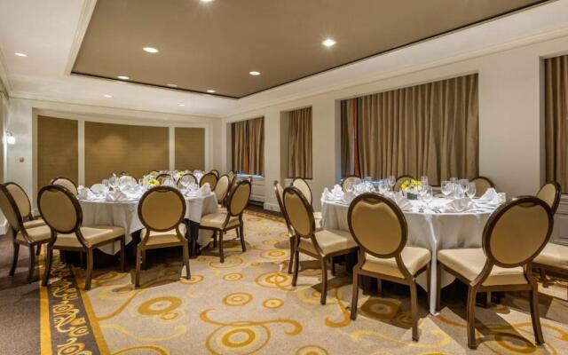 Omni Berkshire Place