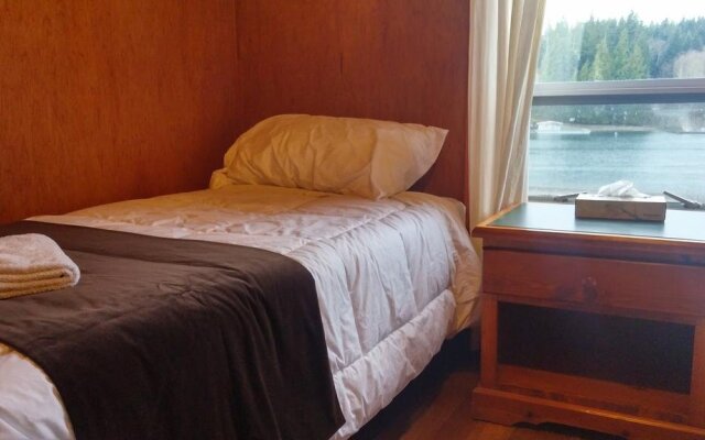 Kingfisher Lodge and Marina