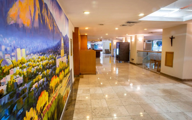 Hotel Plaza Calzada