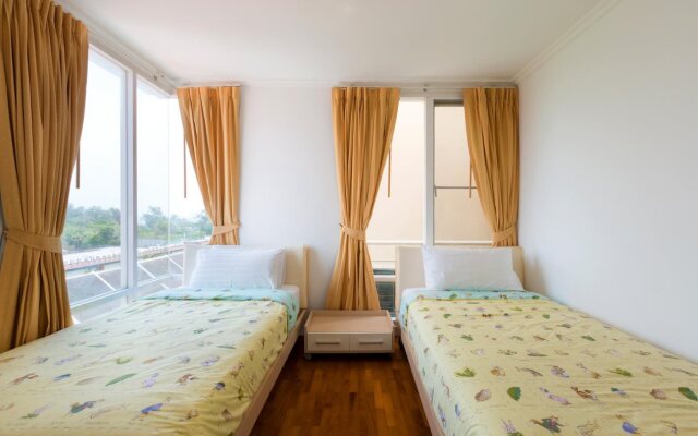 Baan Sanpleon Beachfront Condominium