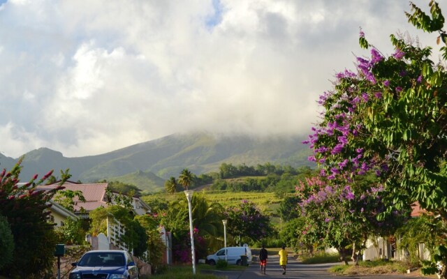 House With 3 Bedrooms in Saint-pierre, With Wonderful Mountain View, E