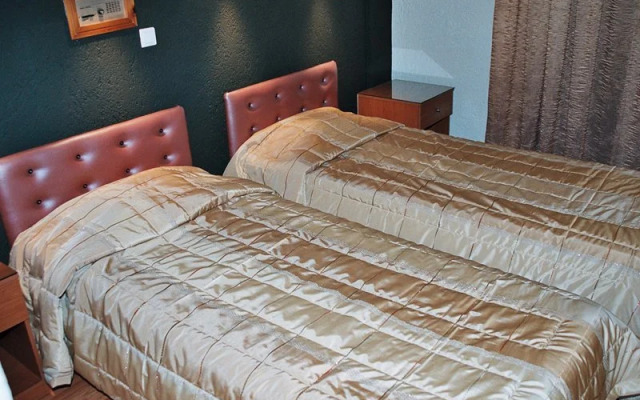 Kamari Hotel