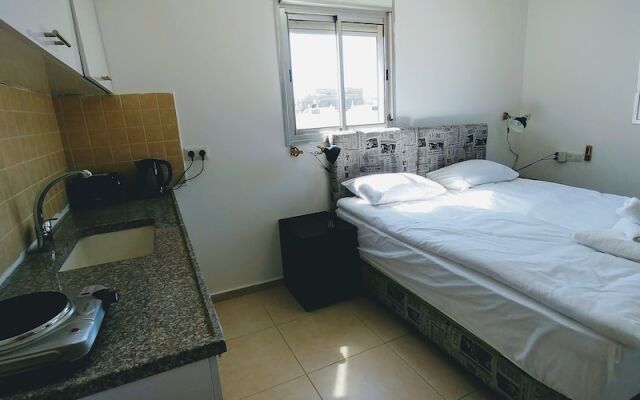 Jaffa's Penthouse Hostel