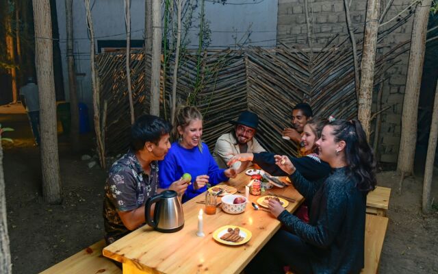 Raybo Hostel & Rooms