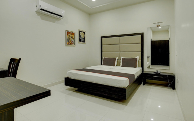 Collection O Ovel Hotel Grand