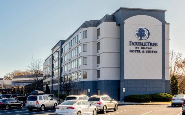 DoubleTree by Hilton Fairfield Hotel & Suites